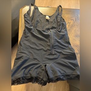 Full body body shaper 4x on tag